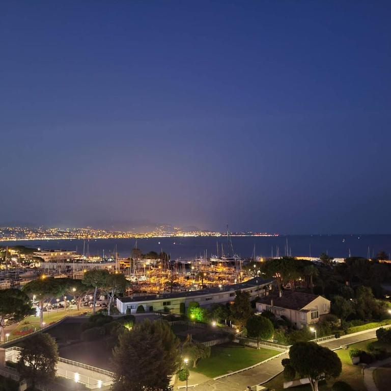 Lovely studio in Marina Baie des Anges - Appartement - 17