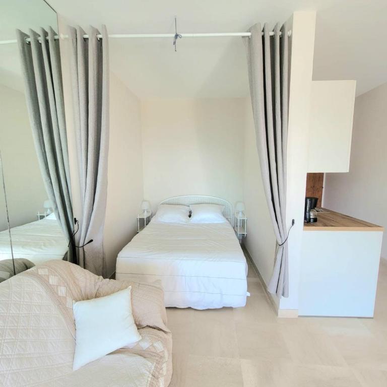 Lovely studio in Marina Baie des Anges - Appartement - 36