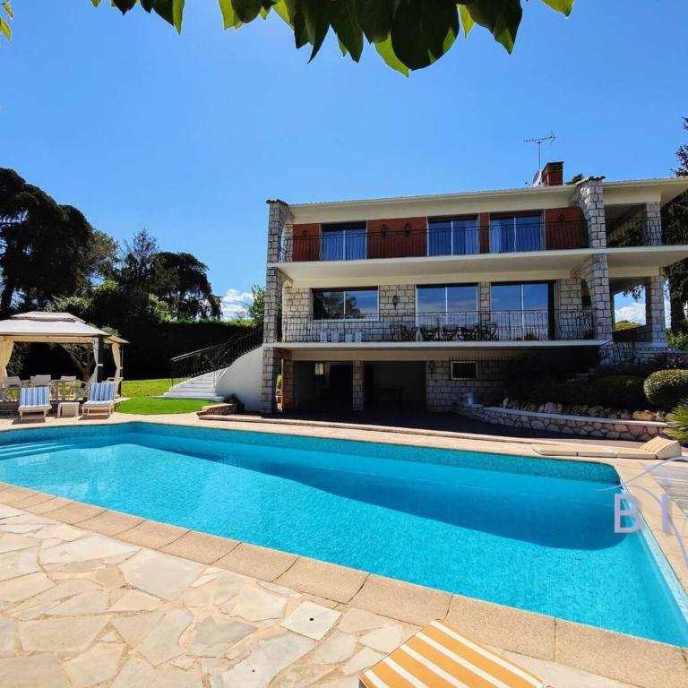 Magnificent residence with swimming pool and garden in Mougins - Villa - 2