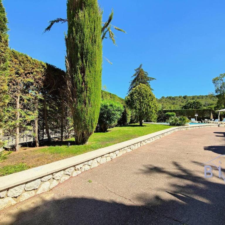 Magnificent residence with swimming pool and garden in Mougins - Villa - 28