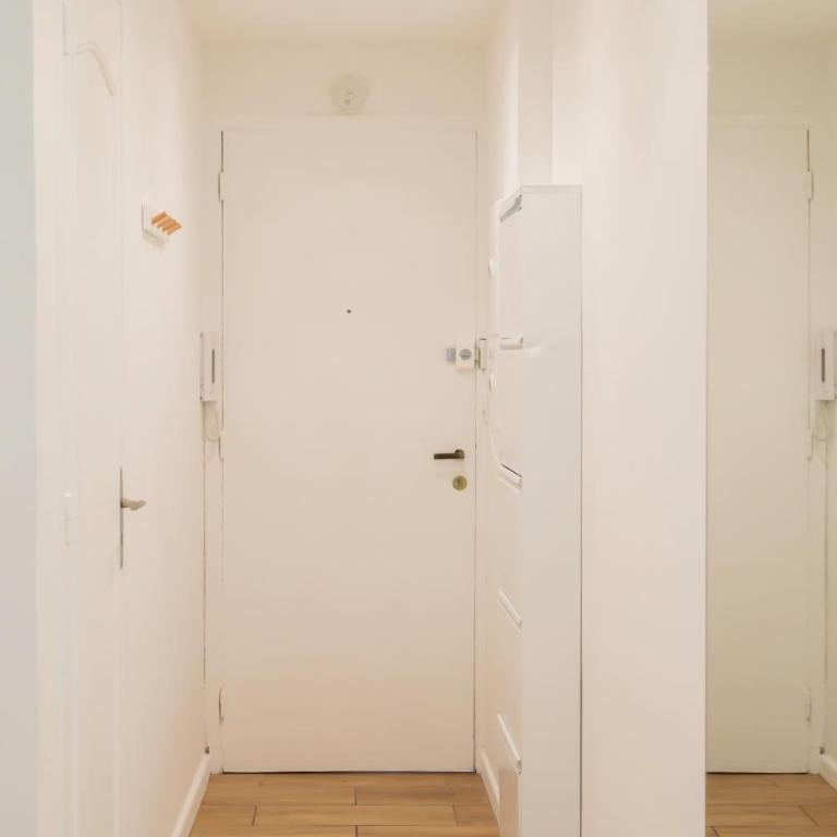 A4 Staywiz us-2P Au coeur de Juan les Pins 5min Mer - AC Balcon - Appartement - 3
