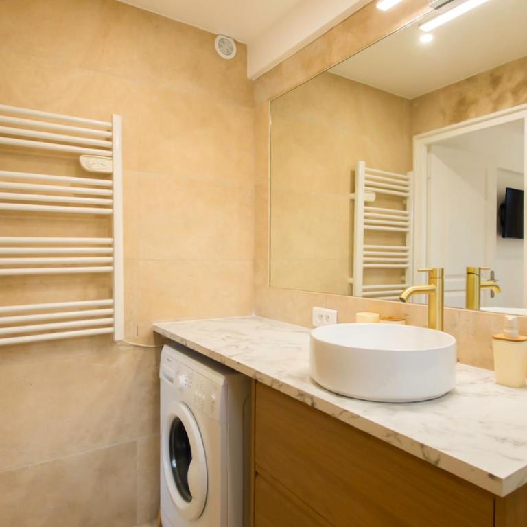 A4 Staywiz us-2P Au coeur de Juan les Pins 5min Mer - AC Balcon - Appartement - 21