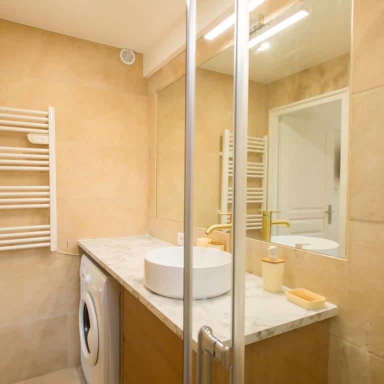 A4 Staywiz us-2P Au coeur de Juan les Pins 5min Mer - AC Balcon - Appartement - 16