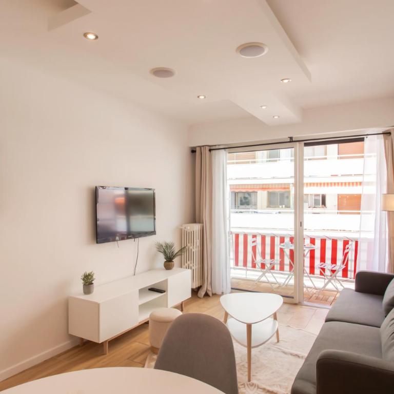 A4 Staywiz us-2P Au coeur de Juan les Pins 5min Mer - AC Balcon - Appartement - 15