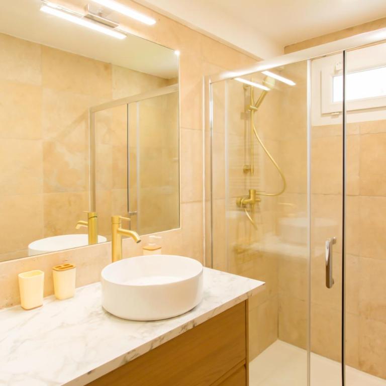A4 Staywiz us-2P Au coeur de Juan les Pins 5min Mer - AC Balcon - Appartement - 17