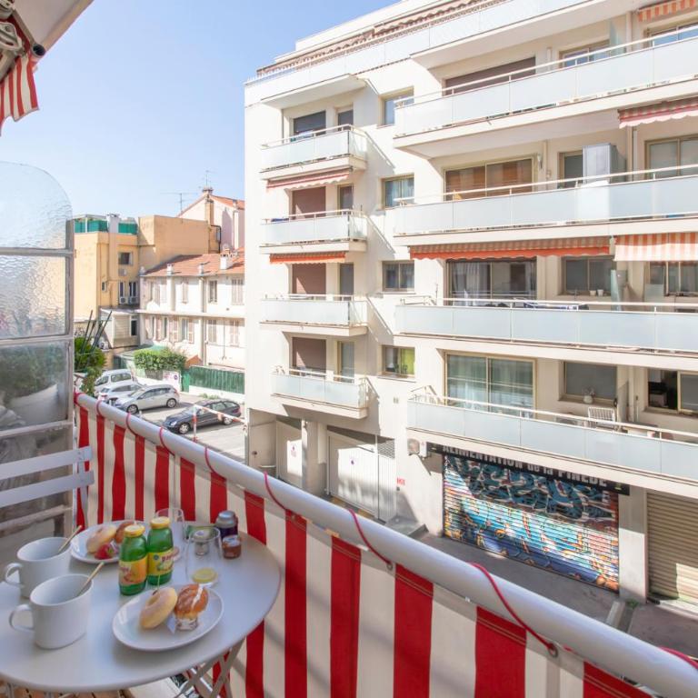 A4 Staywiz us-2P Au coeur de Juan les Pins 5min Mer - AC Balcon - Appartement - 30