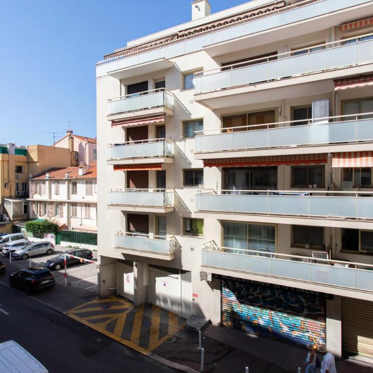 A4 Staywiz us-2P Au coeur de Juan les Pins 5min Mer - AC Balcon - Appartement - 31