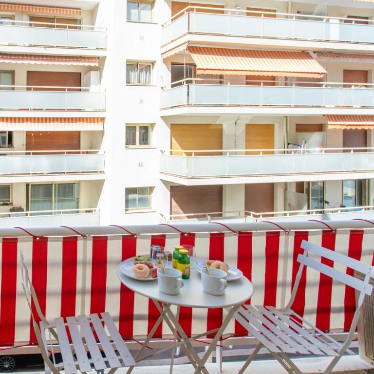 A4 Staywiz us-2P Au coeur de Juan les Pins 5min Mer - AC Balcon - Appartement - 32