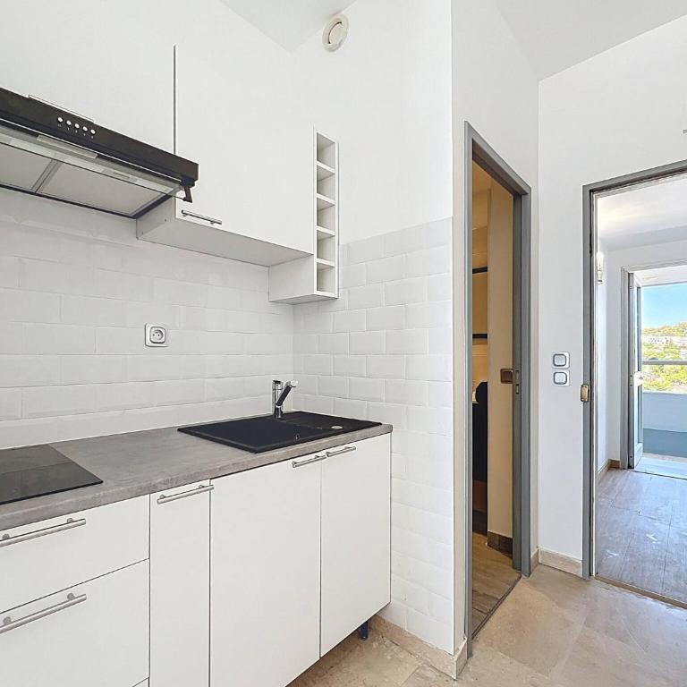 Charming 2room in the iconic MARINA BAIE DES ANGES - Appartement - 7