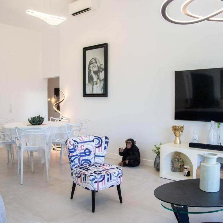Sumptuous villa with sea view and its renovated outbuilding in the heart of - Villa - 4