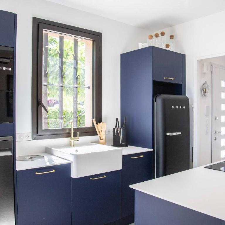 Sumptuous villa with sea view and its renovated outbuilding in the heart of - Villa - 12