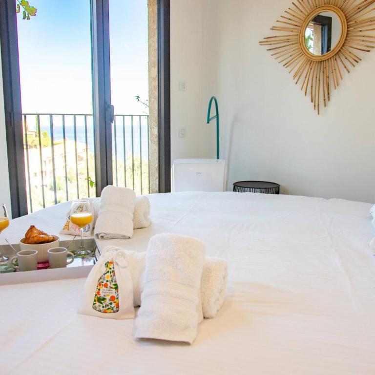 Sumptuous villa with sea view and its renovated outbuilding in the heart of - Villa - 50