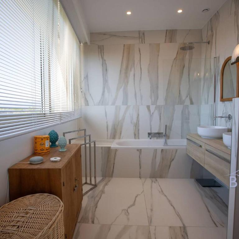 Smart flat in Antibes sea view AC parking and pool - Apartment - 12
