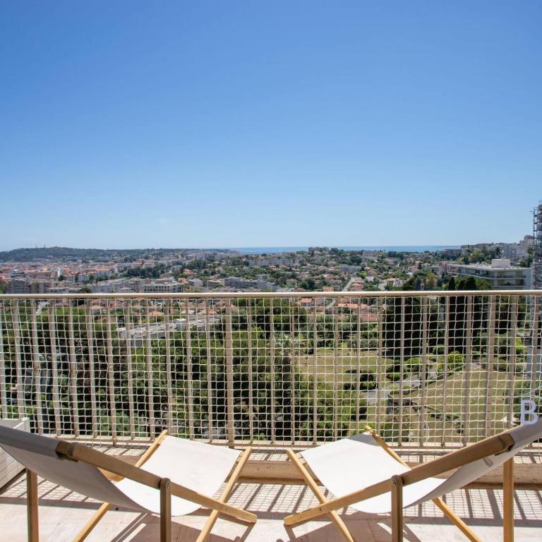 Smart flat in Antibes sea view AC parking and pool - Apartment - 30
