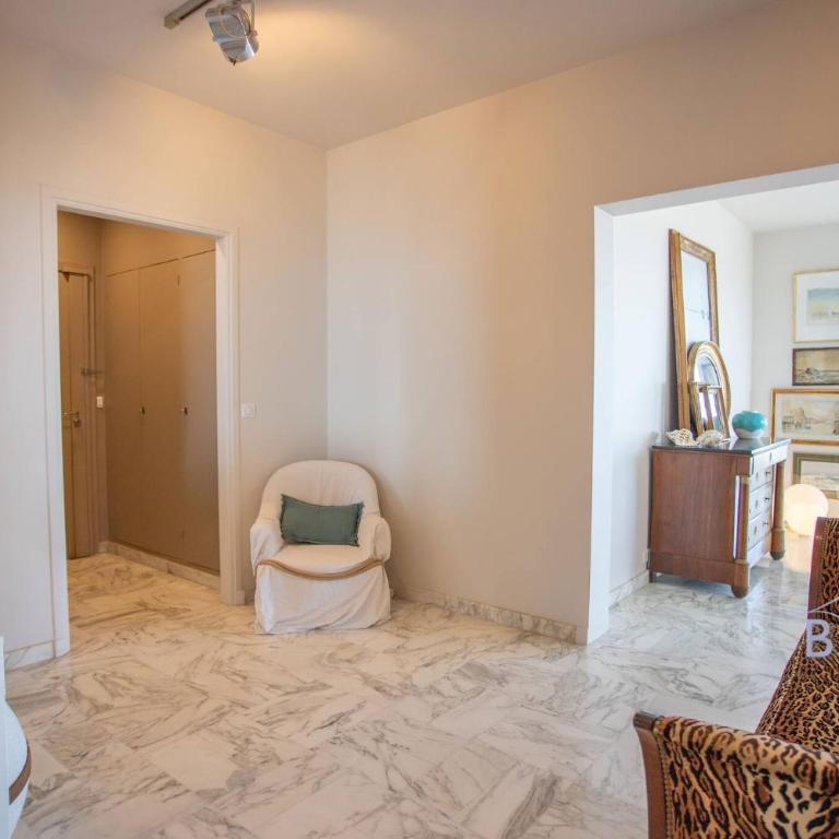 Smart flat in Antibes sea view AC parking and pool - Apartment - 44
