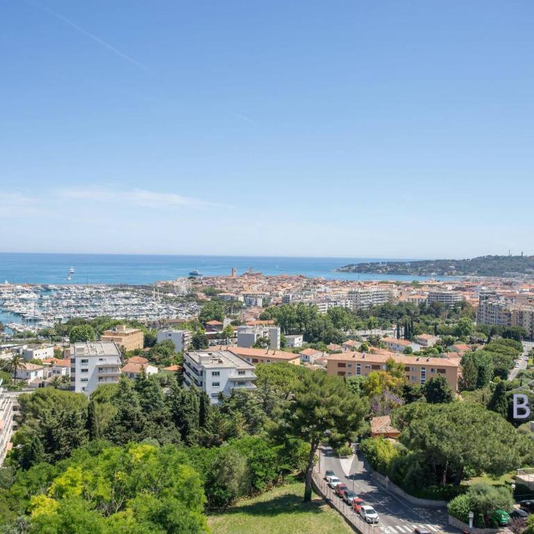 Smart flat in Antibes sea view AC parking and pool - Apartment - 53