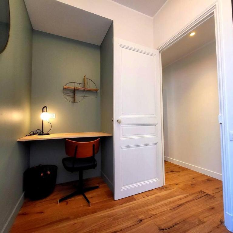 "the GAROUPE" Heart of Antibes Steps from Old Town & Beaches - Apartment - 13