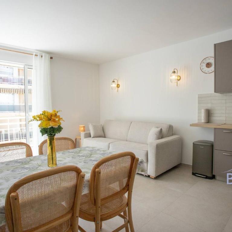 Cozy renovated apartment with sea view - Apartment - 7