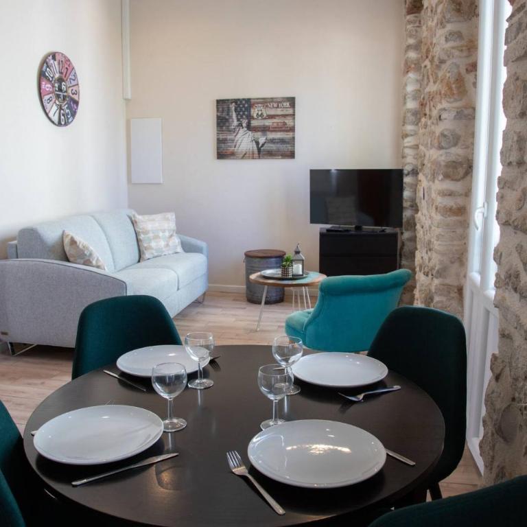 Charmant T2 lumineux au cœur du Vieil Antibes Place Nationale - Appartement - 6