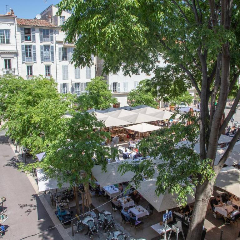 Charmant T2 lumineux au cœur du Vieil Antibes Place Nationale - Appartement - 9