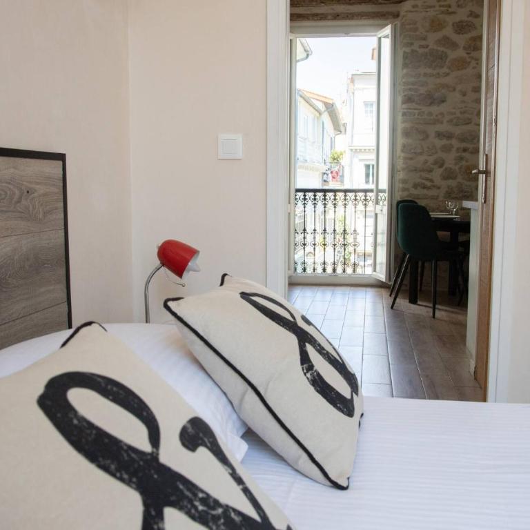 Charmant T2 lumineux au cœur du Vieil Antibes Place Nationale - Appartement - 17