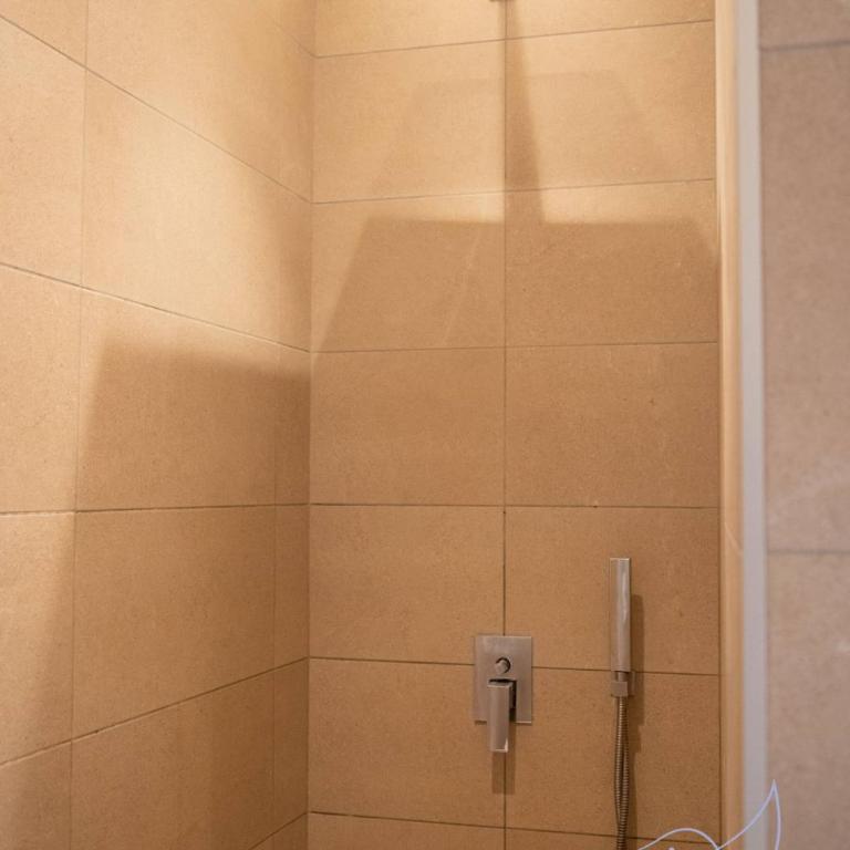 Charmant T2 lumineux au cœur du Vieil Antibes Place Nationale - Appartement - 15
