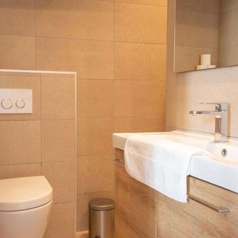 Charmant T2 lumineux au cœur du Vieil Antibes Place Nationale - Appartement - 22
