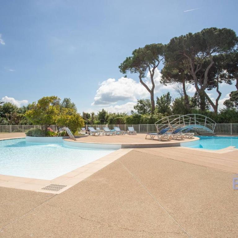 Magnificent 2-bedroom apartment with terrace near the sea and golf course - Apartment - 39