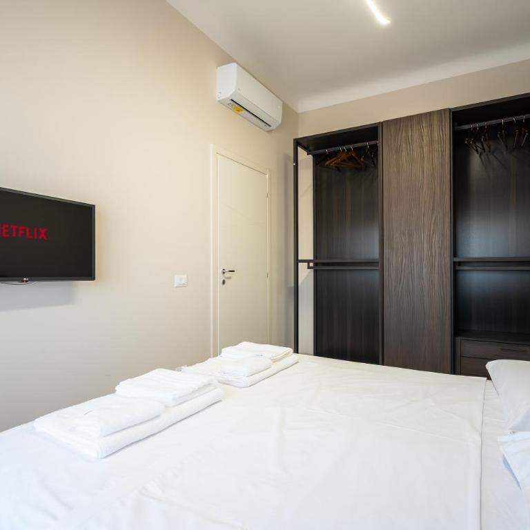 Stylish Florence Retreat 2 Min to Campo di Marte - One-Bedroom Apartment - 11