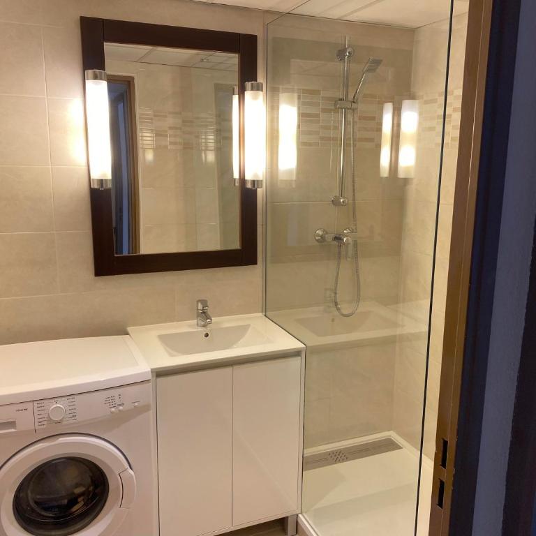 CAP HERMES PORT FREJUS VUE MER ET PORT PIEDS DANS L'EAU piscine pkg - Appartamento con 2 Camere da Letto, Balcone e Vista mare - 20
