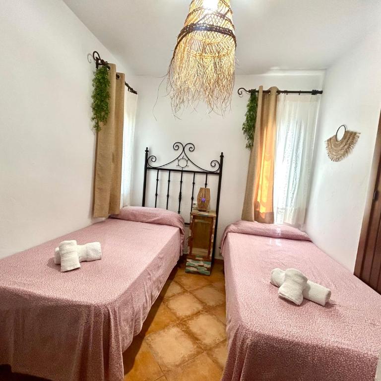 GATU Villa Lurberri, piscina privada, Parking, jardines -Mayores de 25 años y familias " - Casa con 4 camere da letto - 41