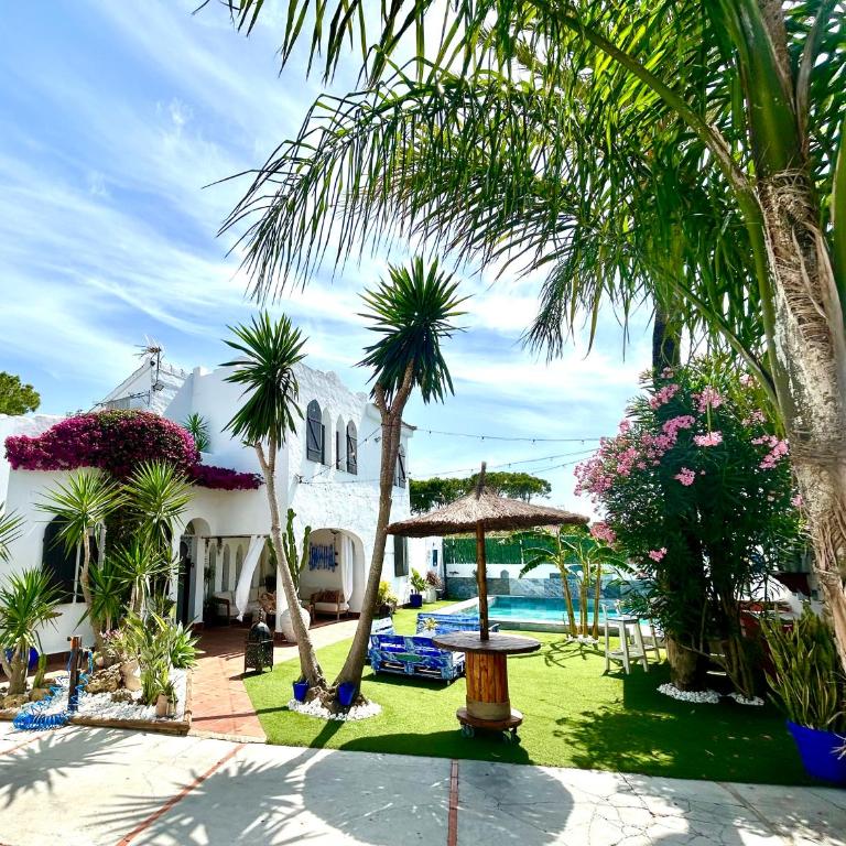 GATU Villa Lurberri, piscina privada, Parking, jardines -Mayores de 25 años y familias " - Casa con 4 camere da letto - 35