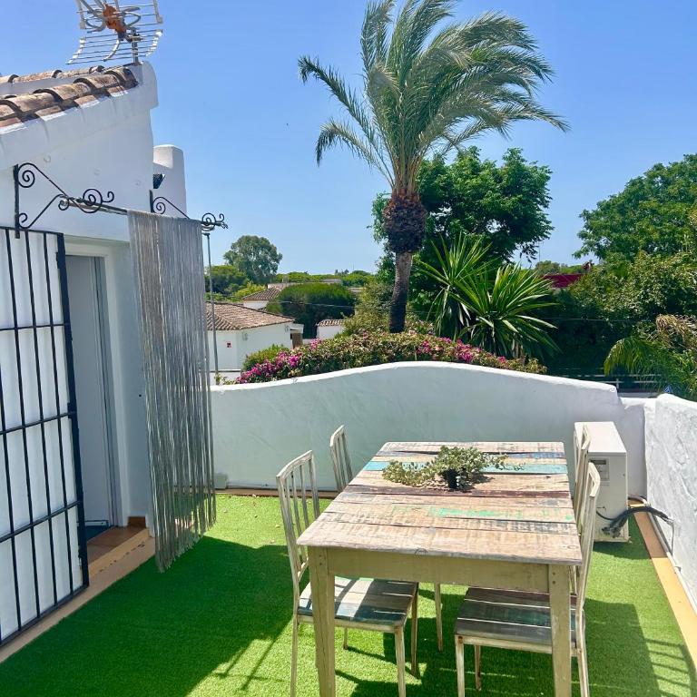 GATU Villa Lurberri, piscina privada, Parking, jardines -Mayores de 25 años y familias " - Casa con 4 camere da letto - 42
