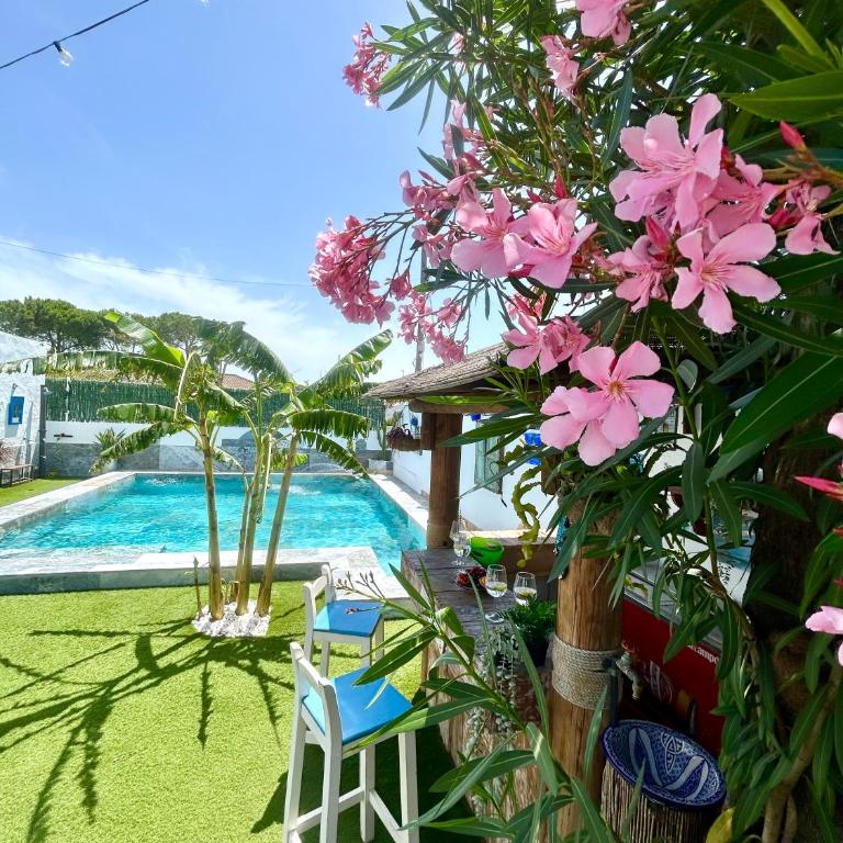 GATU Villa Lurberri, piscina privada, Parking, jardines -Mayores de 25 años y familias " - Casa con 4 camere da letto - 63