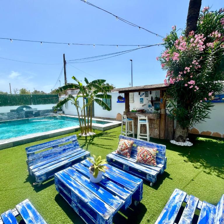 GATU Villa Lurberri, piscina privada, Parking, jardines -Mayores de 25 años y familias " - Casa con 4 camere da letto - 45