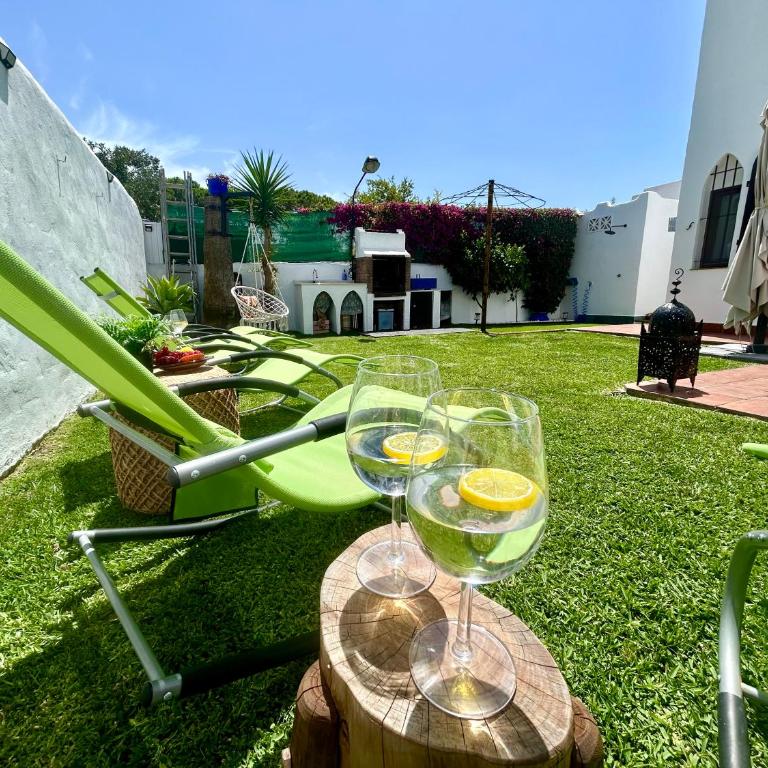 GATU Villa Lurberri, piscina privada, Parking, jardines -Mayores de 25 años y familias " - Casa con 4 camere da letto - 73