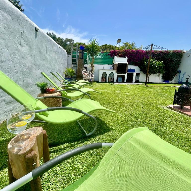 GATU Villa Lurberri, piscina privada, Parking, jardines -Mayores de 25 años y familias " - Casa con 4 camere da letto - 75