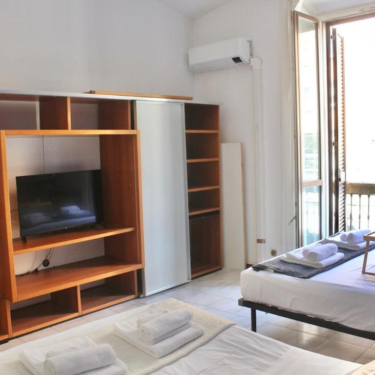 Ample 2-BR Home Steps to Navigli - Appartamento con 1 Camera da Letto - 2