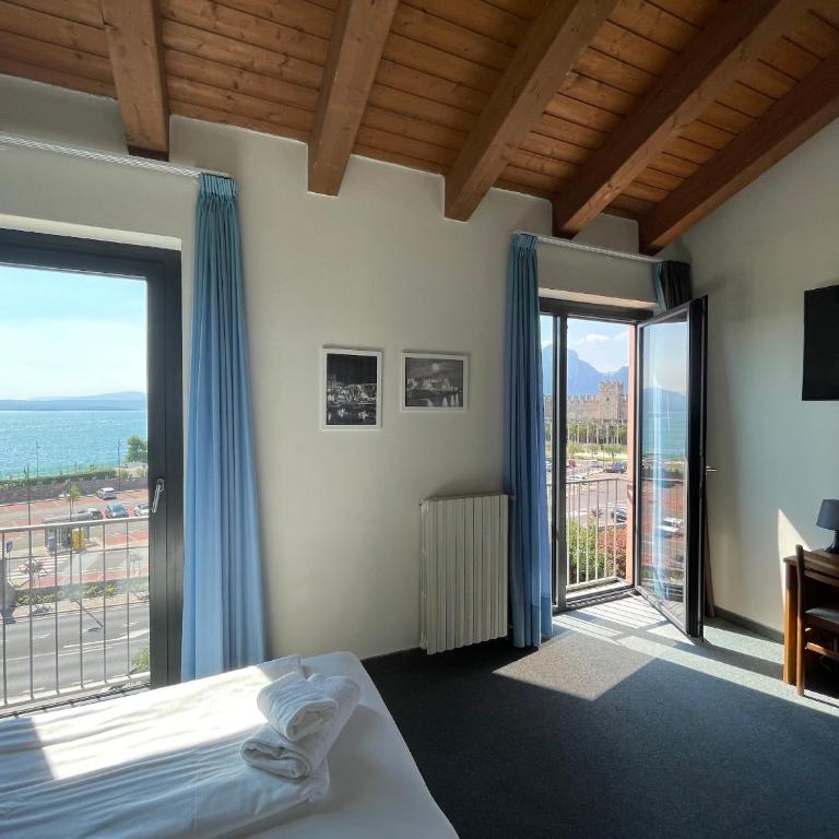 Hotel Al Castello - Chambre Double ou Lits Jumeaux Deluxe - Vue sur Lac - 8