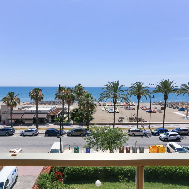 Primera Línea de Playa con Gran Terraza - Apartamento de 3 dormitorios - 4