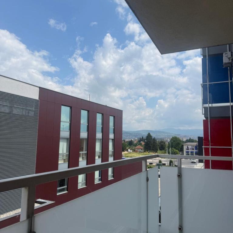 Lux Apartments Ilidza - Deluks Apartman sa 2 Spavaće Sobe i Balkonom - 1