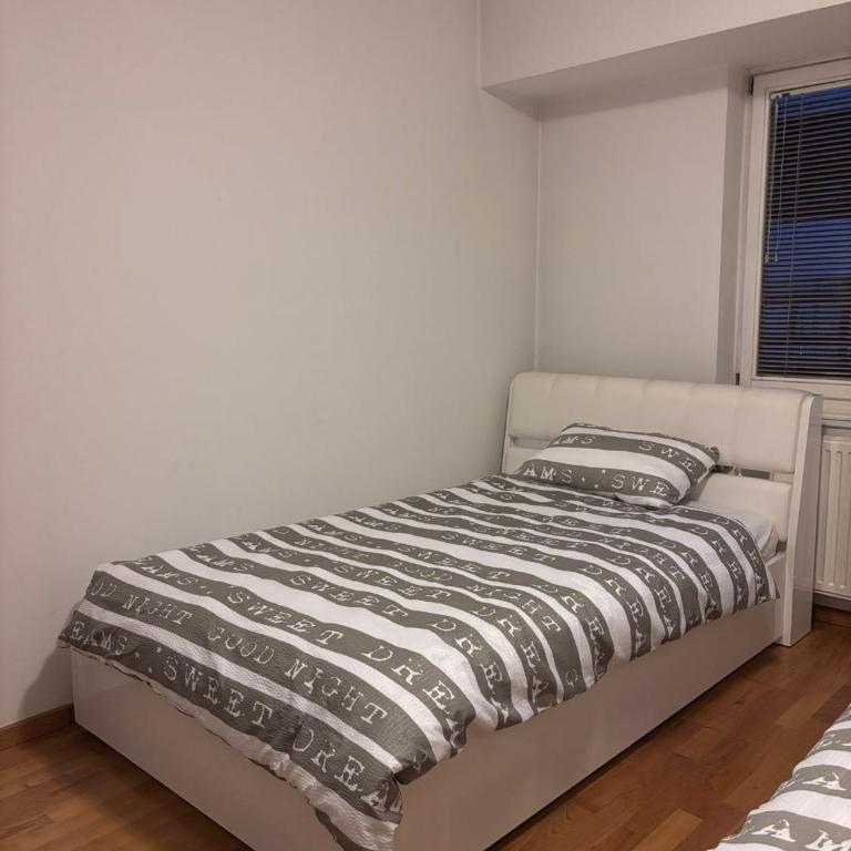 Lux Apartments Ilidza - Deluks Apartman sa 2 Spavaće Sobe i Balkonom - 11
