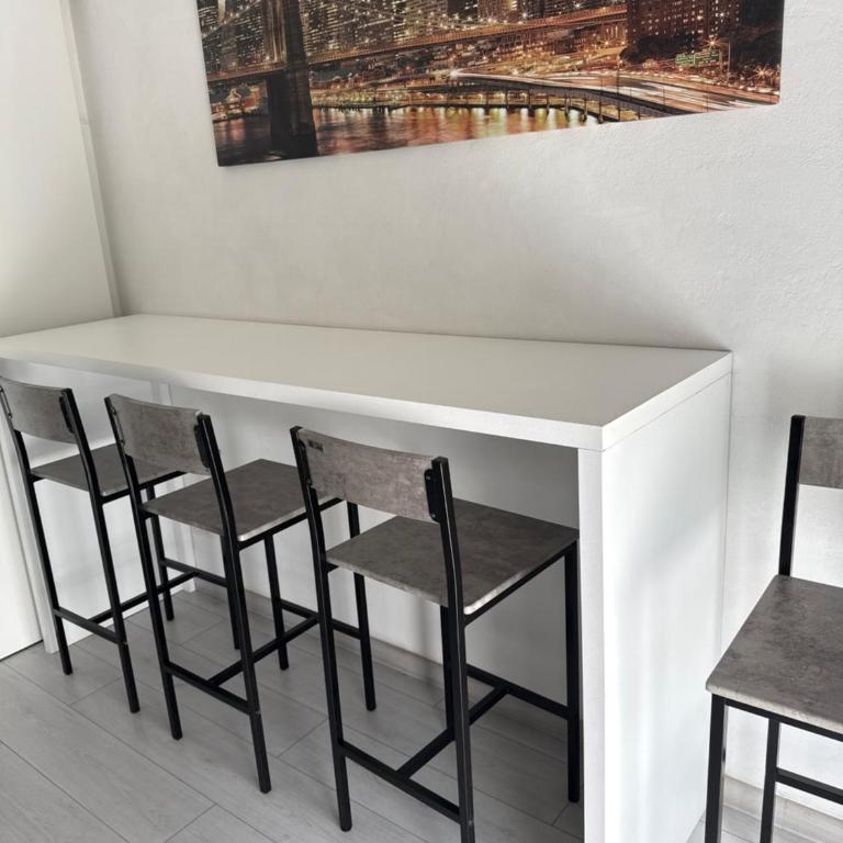 Apartment Alex vicino alla stazione Porta Nuova gratuito parcheggio - Appartamento con 1 Camera da Letto - 8