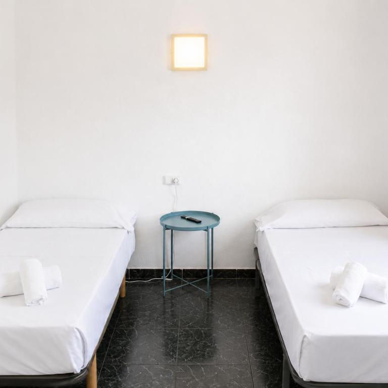 Malvarrosa Beach Rooms - Camera Doppia con Letti Singoli - 3
