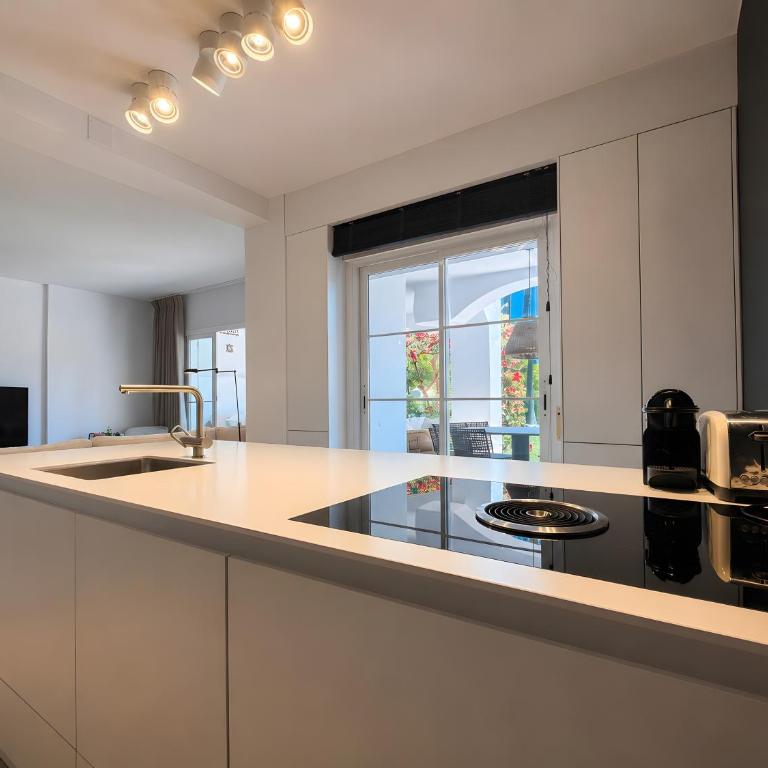 Beachside Apartment San-Pedro - Appartamento con Terrazza - 7
