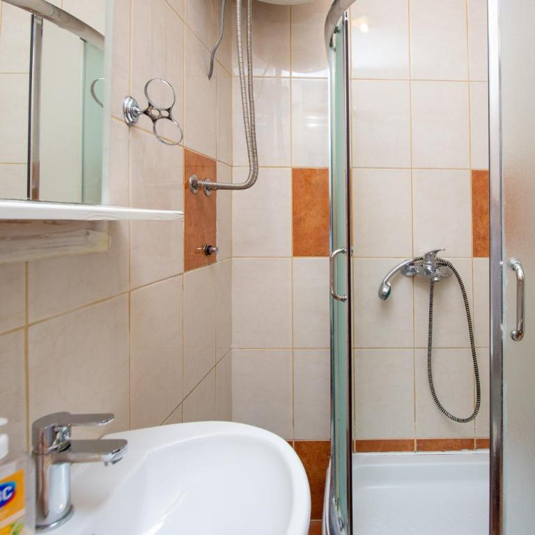 Apartments Palma - Budget Triple Room - 4