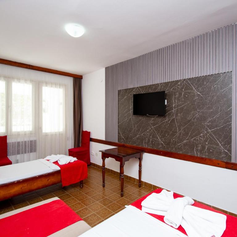 Apartments Palma - Budget Triple Room - 1