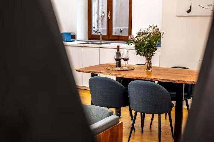 Borgo dei Greci 6 - Appartamento con 2 Camere da Letto - 20