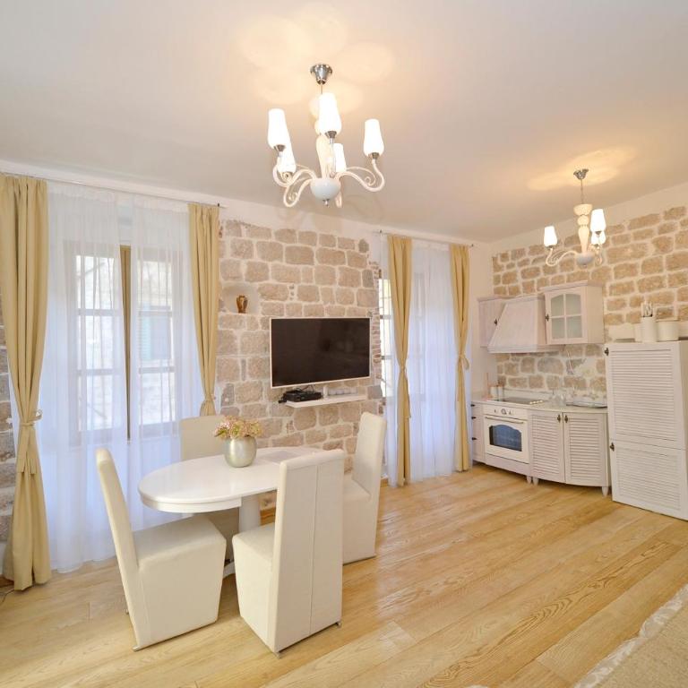 Palazzo Max and Alex Apartments - Suite with Terrace - 6