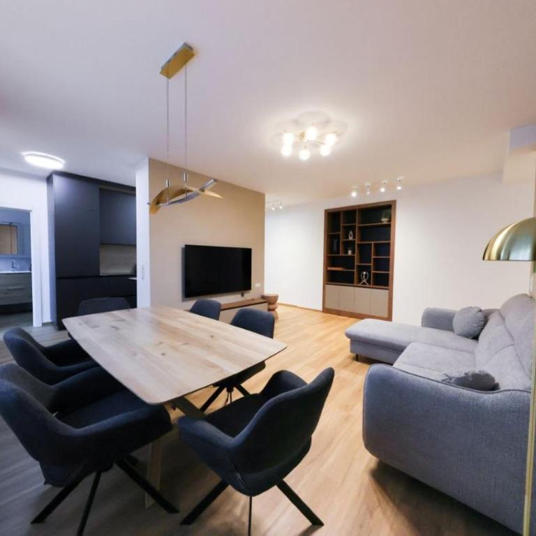 Boutique Apartment Graz Central Station - Two-Bedroom Apartment - 12